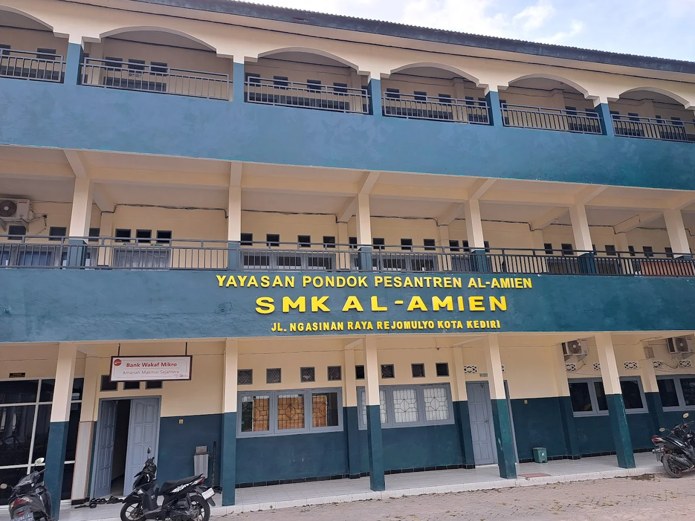 Gedung SMK Al-Amien Kediri