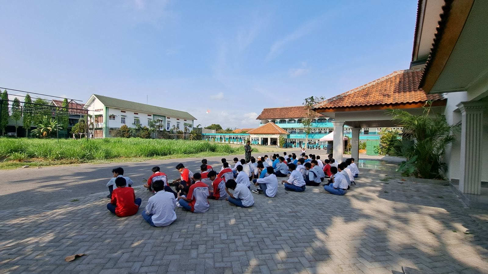 Foto Projek P5 "Bangunlah Jiwa dan Raganya" di SMK Al-Amien